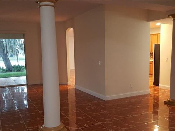 3rd image of 4884 Fells Cove Ave