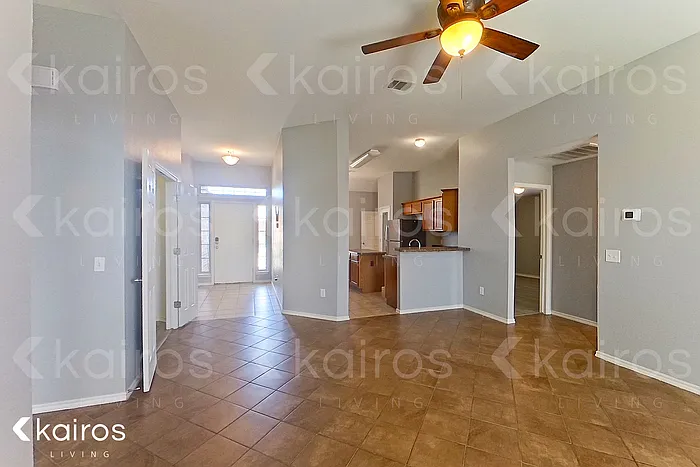 3 bed, 2.0 bath, 1732 sqft, $1,845 — Photo 3