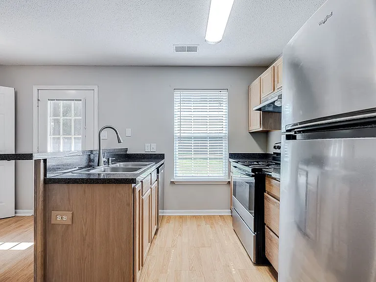 446 Shadowbrook Cir — Photo 11