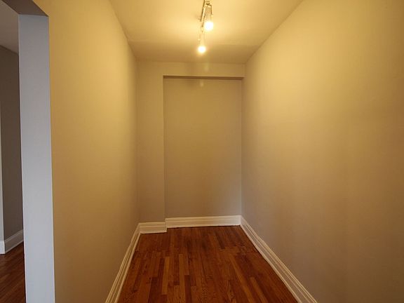 5th image of 1204 W Granville Ave #332