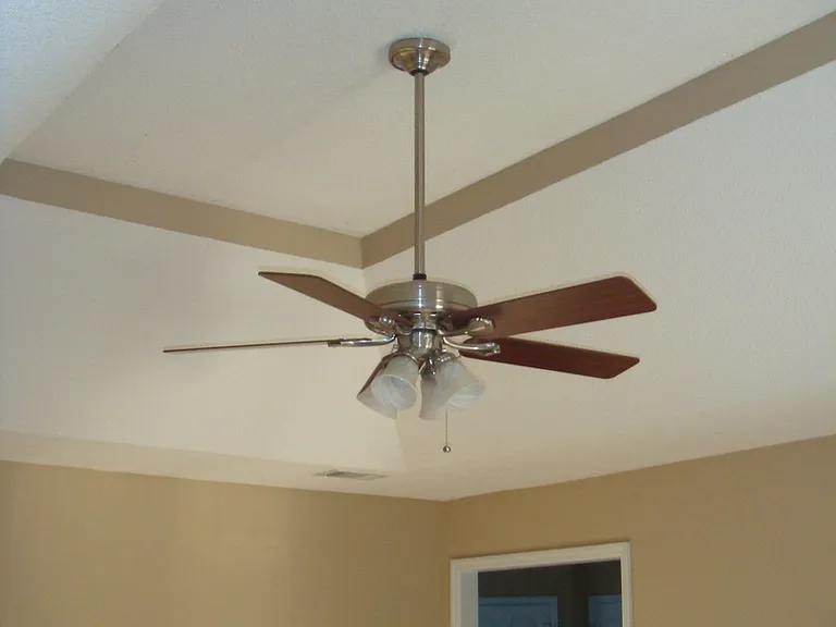 496 Bryson Cir — Photo 2