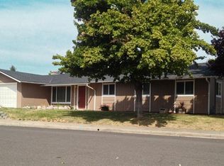 1730 S Ivy Cir, Medford, OR 97501