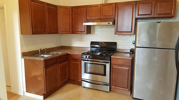 Rented by Naomi Property LLC | media 10