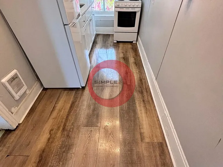 914 Franklin St #3F — Photo 2