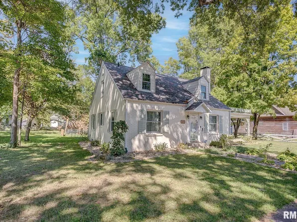 300 W Warmouth St, Salem, IL 62881