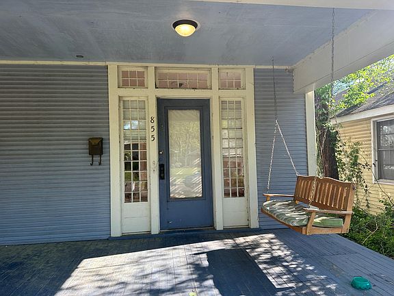 3rd image of 855 Linden St