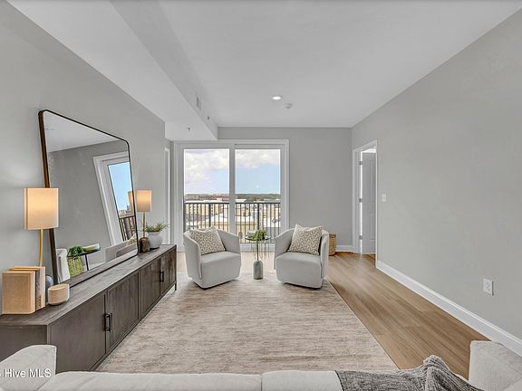 4th image of 14 Grace Street #1112
