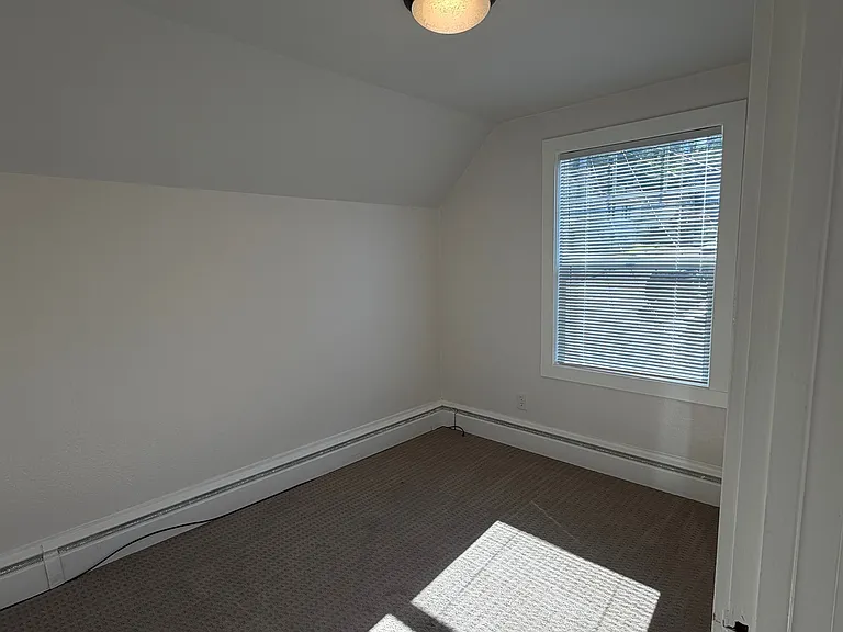 486 Commercial St #2 — Photo 10