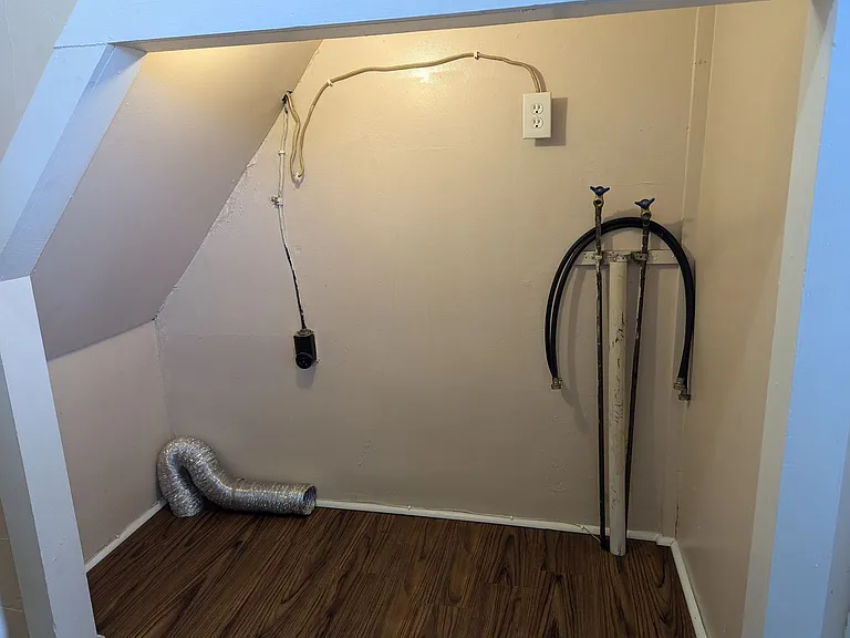 740 Park Ave — Photo 11
