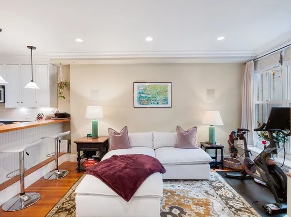 21 Cumberland St APT 1, Boston, MA 02115