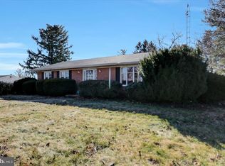 1526 Siloam Rd, Chambersburg, PA 17201