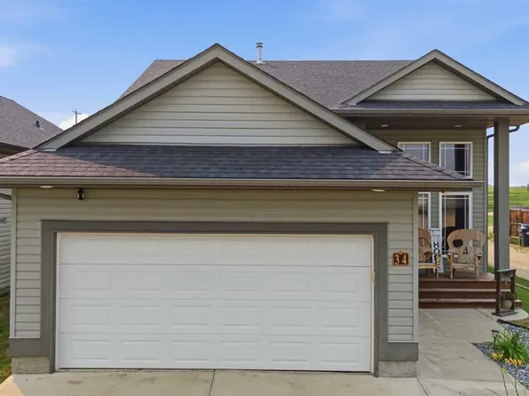 34 E Wilkinson Cir, Sylvan Lake, AB T4S 2N8