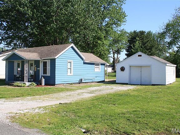 2nd image of 1006 W Pine St