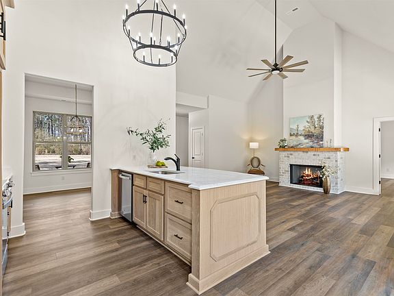 2nd image of 13733 Hosmer Rd