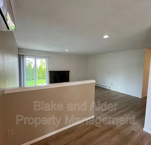 5531 SW Lombard Ave — Photo 5