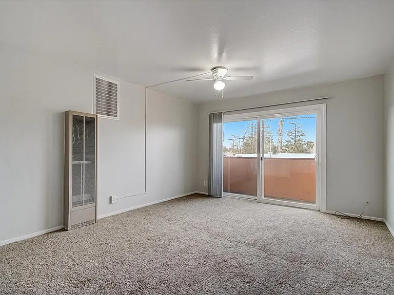 Regalia Crest Apartments — Photo 20