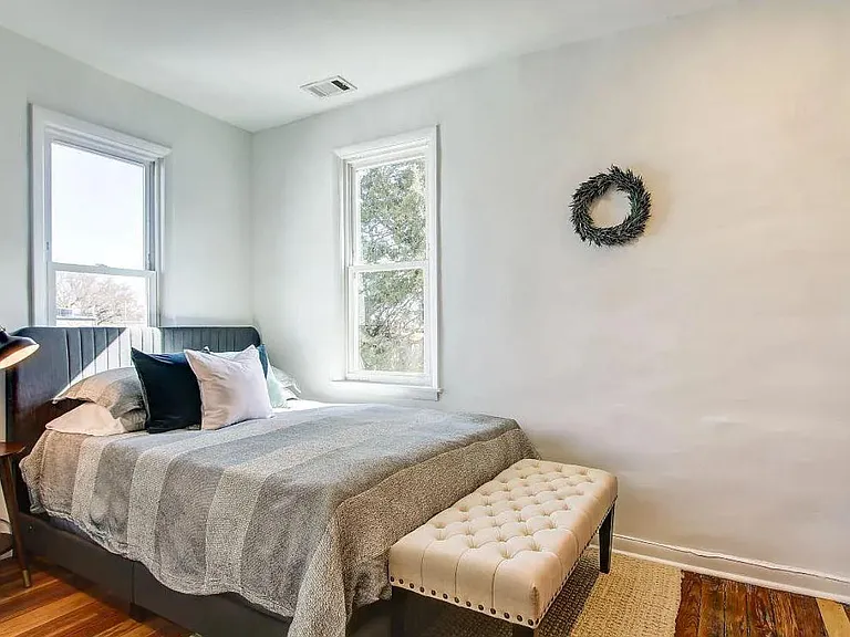 1003 I St SE — Photo 11