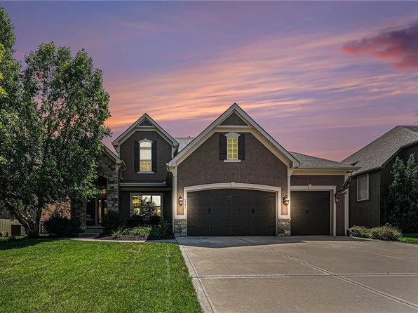 1541 SW 41st St, Lees Summit, MO 64082