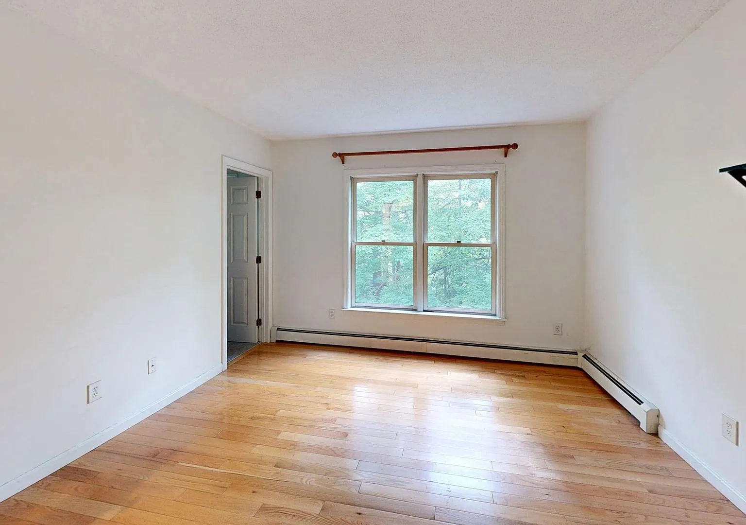 Spacious 3-Bedroom Condo In Lebanon, Nh. Price Reduced! — Photo 4
