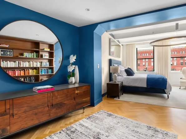 275 West 10th Street image 1 of 11