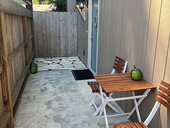 Apartment entrance & yard