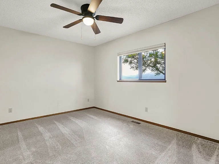 6376 Chantilly Pl — Photo 17