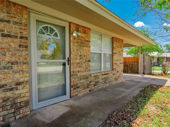 1000 N Miller St, Decatur, TX 76234