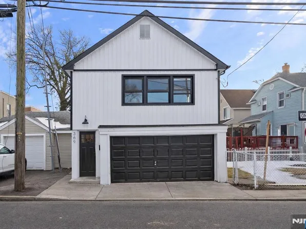 369 Hops Ln, Secaucus, NJ 07094