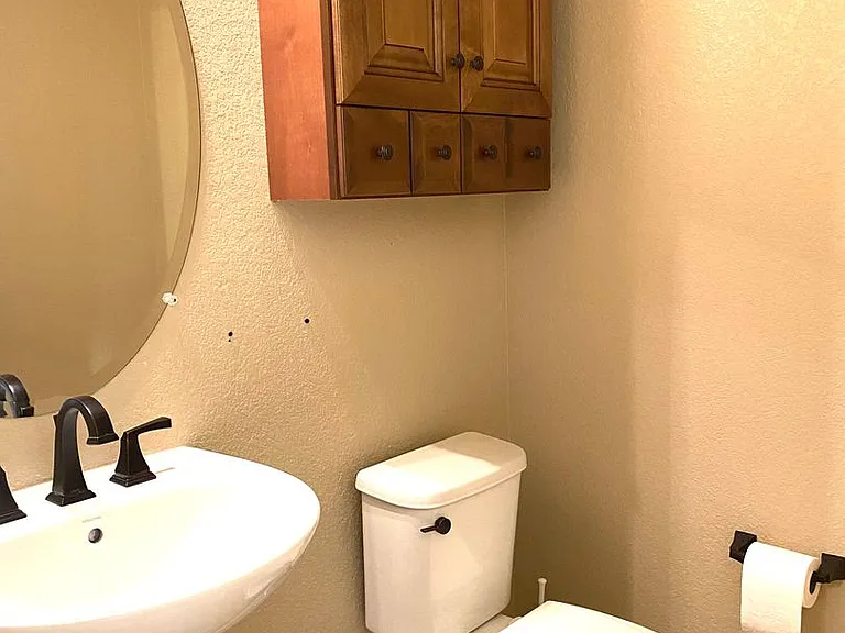 1053 Catalina Dr — Photo 9