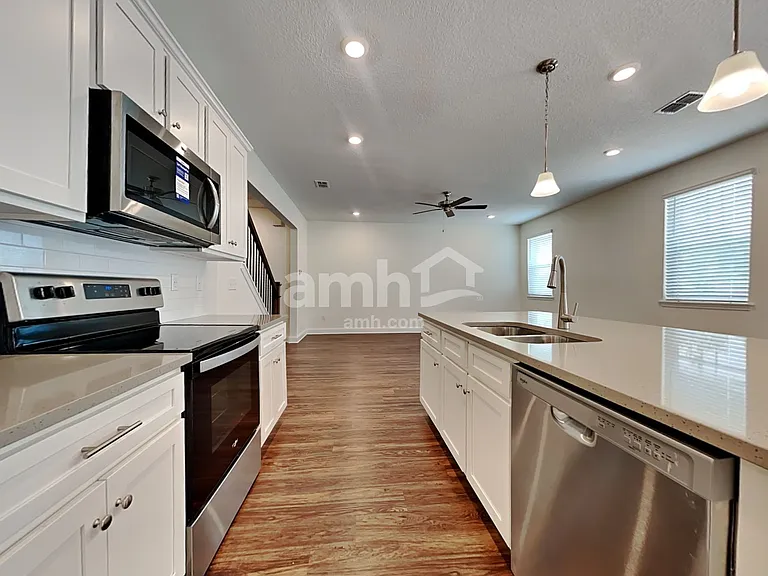 215 Onate Cir — Photo 3