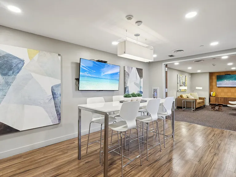City View Apartments — Photo 20
