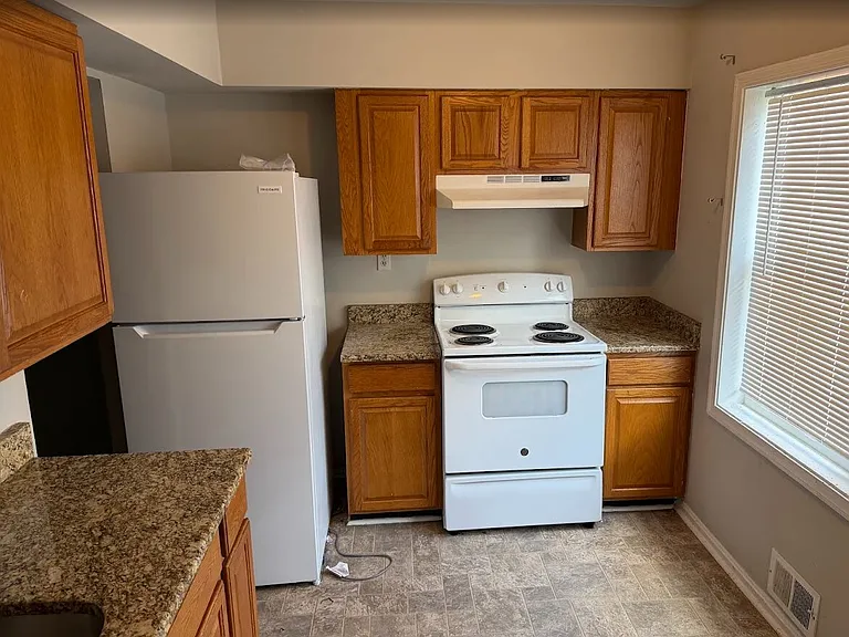 37 Bristol Ct — Photo 11