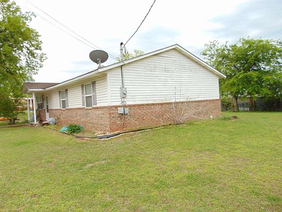3rd image of 608 S Driftwood Ave