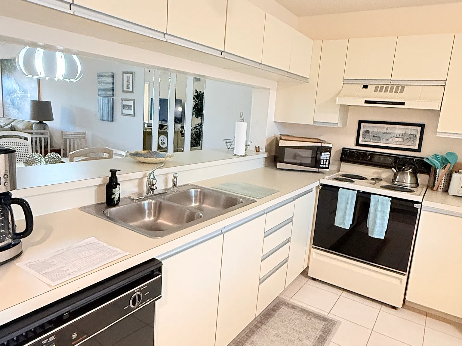 2 bed, 1097 sqft, $4,990 — Photo 2