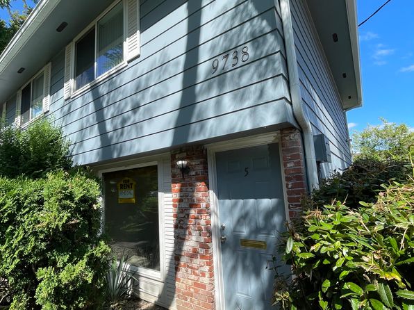 9738 SE 42nd Ave #5
