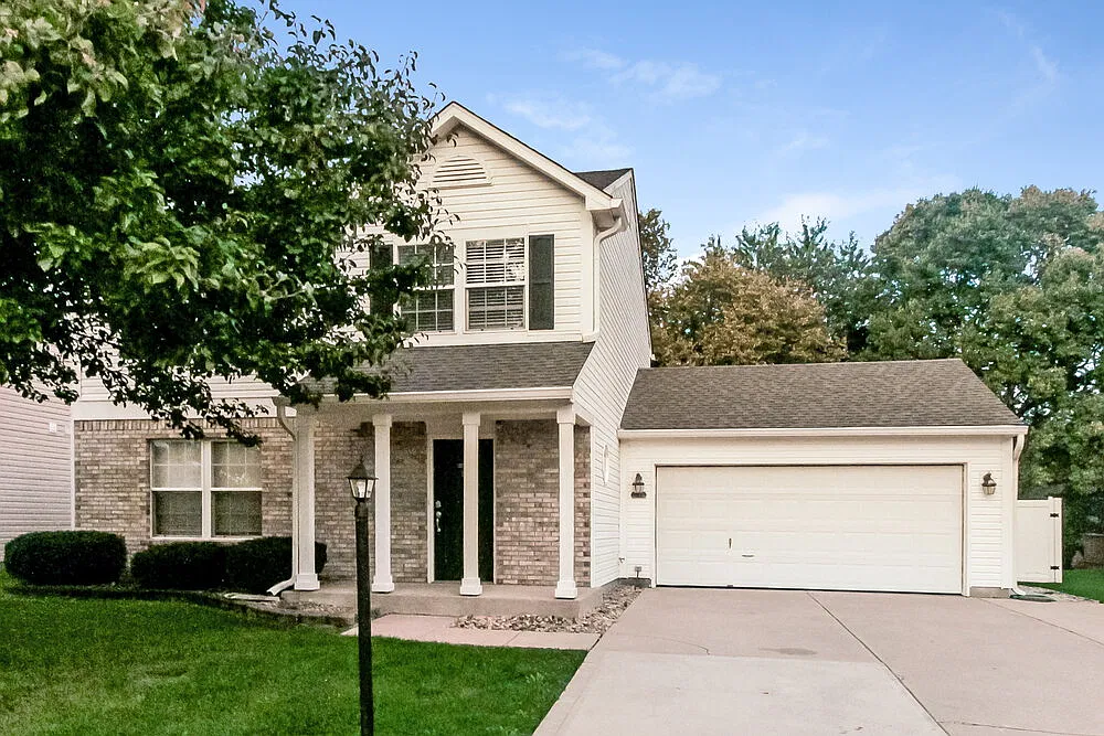 3 bed, 2.5 bath, 1560 sqft, $2,135 — Photo 1