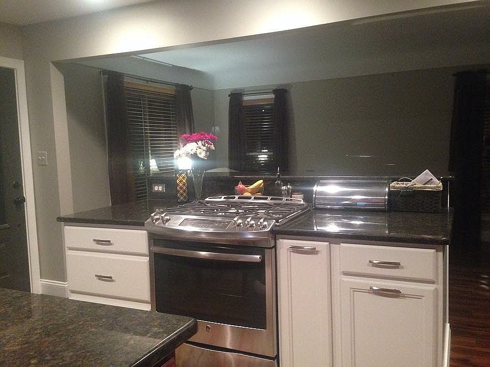 Kitchen island 