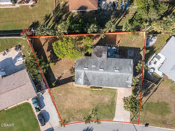 5th image of 44 Kent Dr