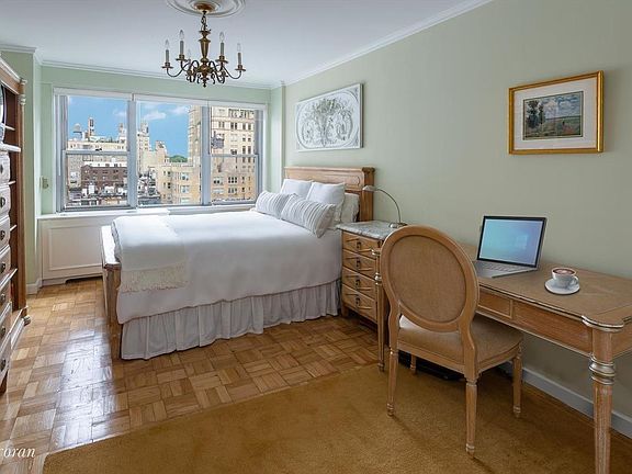 4th image of 15 W 72nd St APT 12H