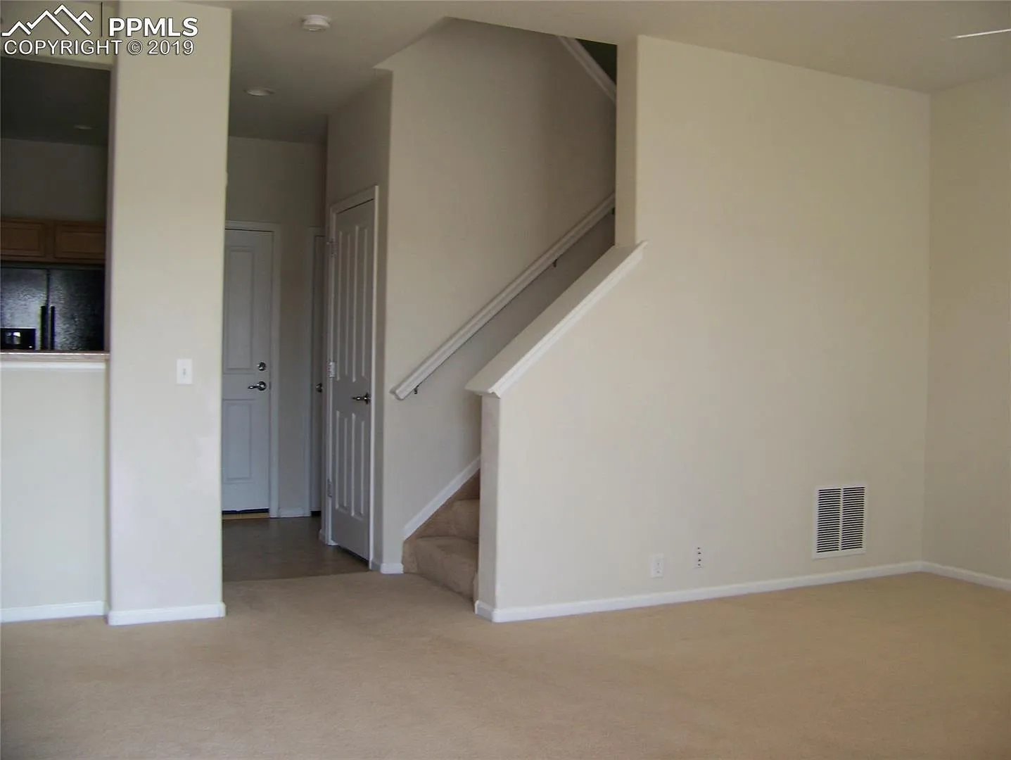 3 bed, 1486 sqft, $2,100 — Photo 2
