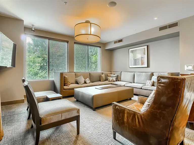 54 Rainey St #1109 — Photo 40