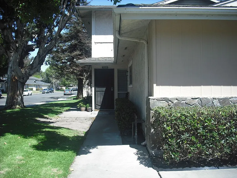 2646 Tiller Ave — Photo 2