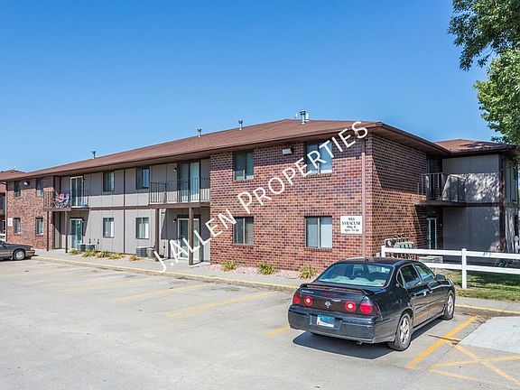 2nd image of 901 Syracuse Ave Building C-40