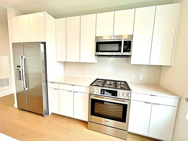 45 Lewis St #518 — Photo 8