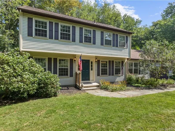 5 Fox Chase Lane, Old Lyme, CT 06371