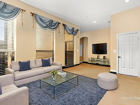 3rd image of 1912 Lantana Ln