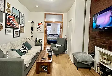 Rented by KNOCKKNOCK LLC