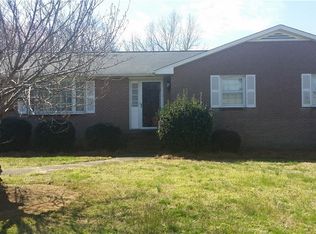 2480 Sedalia Dr, Clemmons, NC 27012