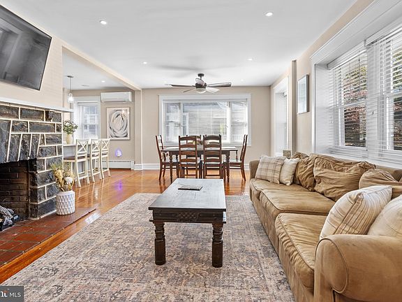 5th image of 9 E Langhorne Ave