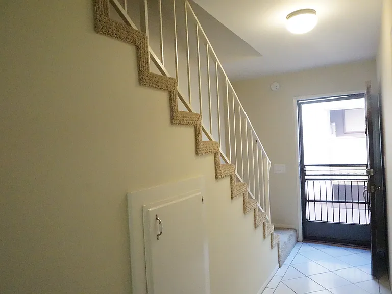 3722 Hughes Ave #19 — Photo 4